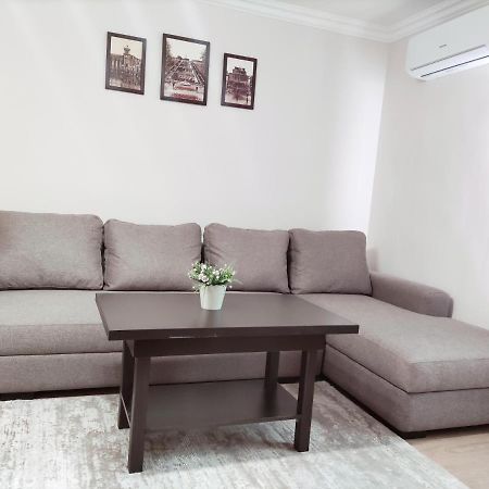 Renovated 1 Bedroom With King Size Bed In Kentron يريفان المظهر الخارجي الصورة