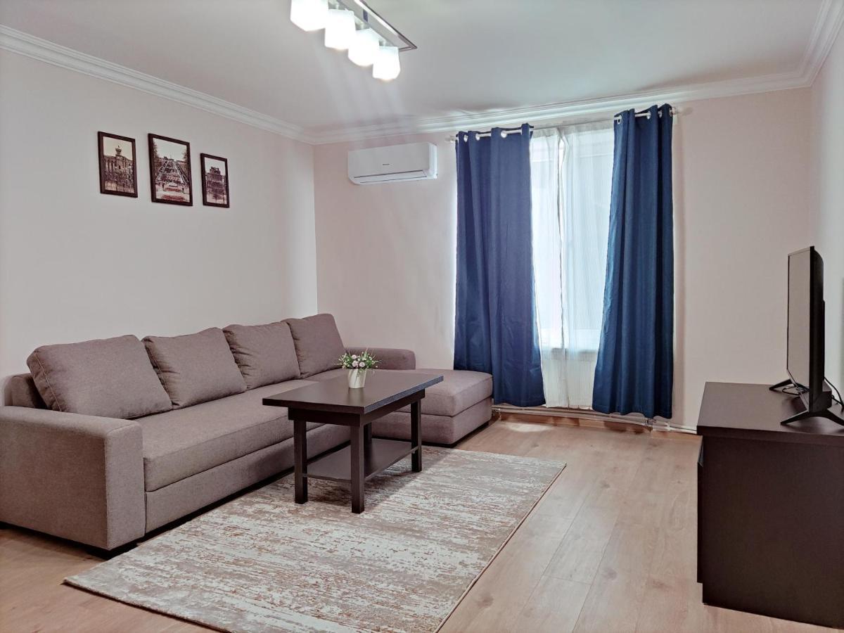 Renovated 1 Bedroom With King Size Bed In Kentron يريفان المظهر الخارجي الصورة