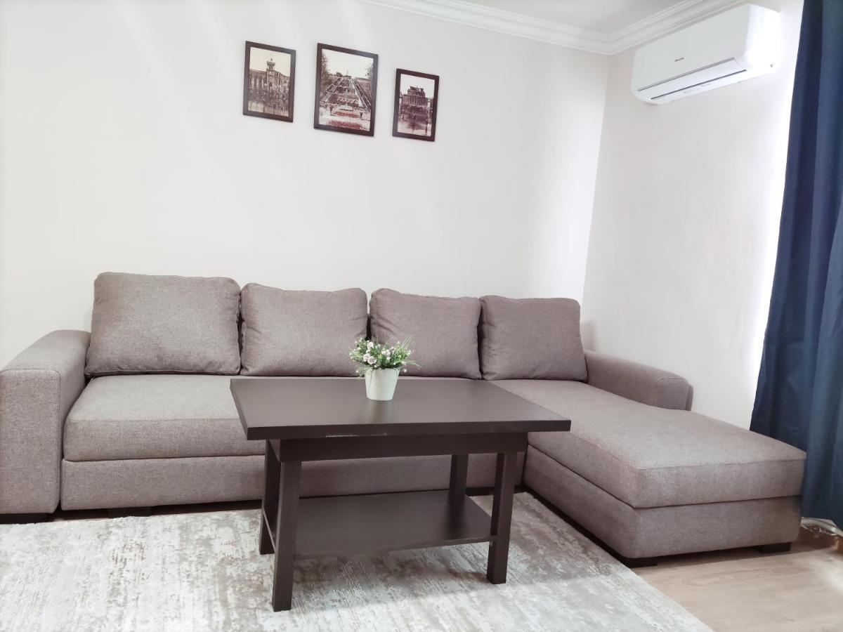 Renovated 1 Bedroom With King Size Bed In Kentron يريفان المظهر الخارجي الصورة