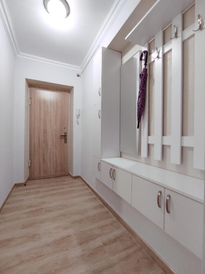 Renovated 1 Bedroom With King Size Bed In Kentron يريفان المظهر الخارجي الصورة
