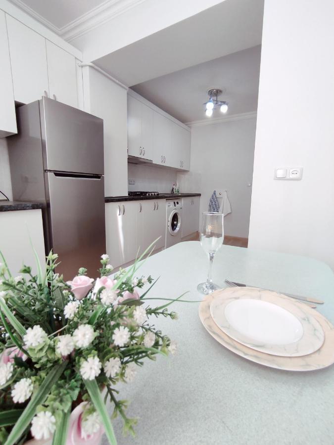 Renovated 1 Bedroom With King Size Bed In Kentron يريفان المظهر الخارجي الصورة
