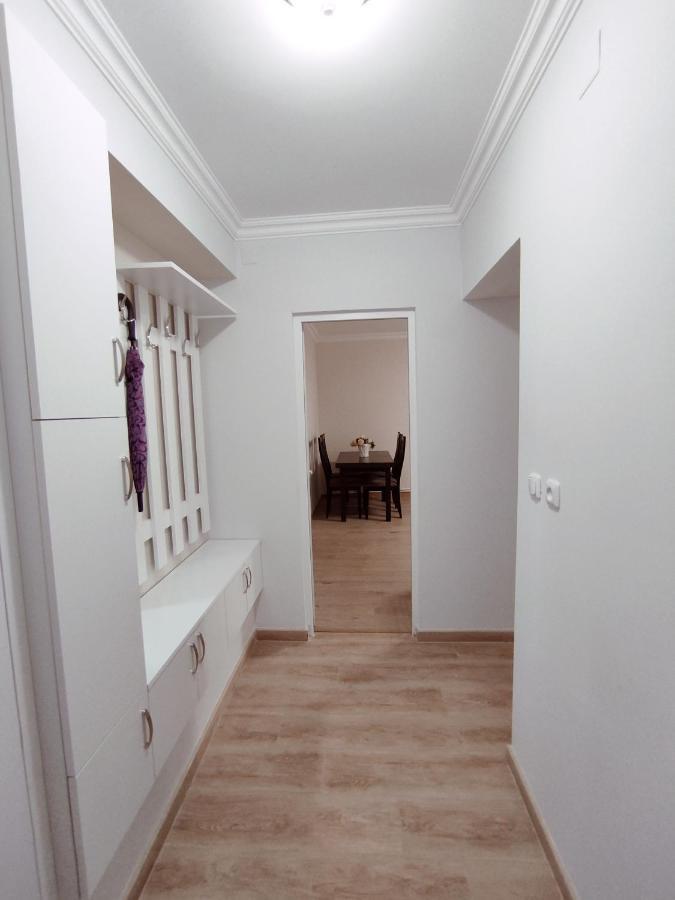 Renovated 1 Bedroom With King Size Bed In Kentron يريفان المظهر الخارجي الصورة