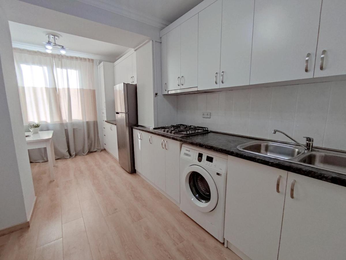 Renovated 1 Bedroom With King Size Bed In Kentron يريفان المظهر الخارجي الصورة