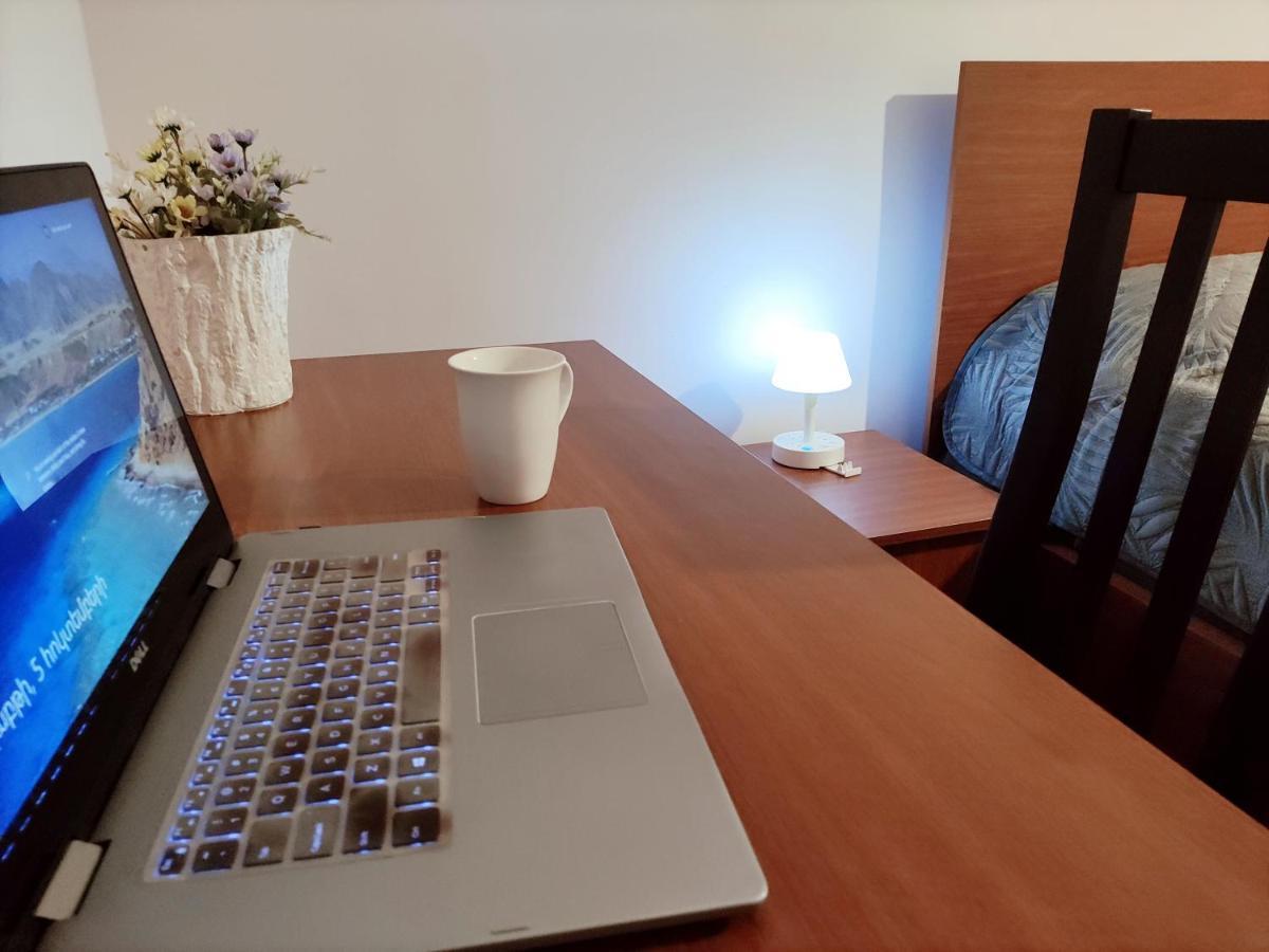 Renovated 1 Bedroom With King Size Bed In Kentron يريفان المظهر الخارجي الصورة